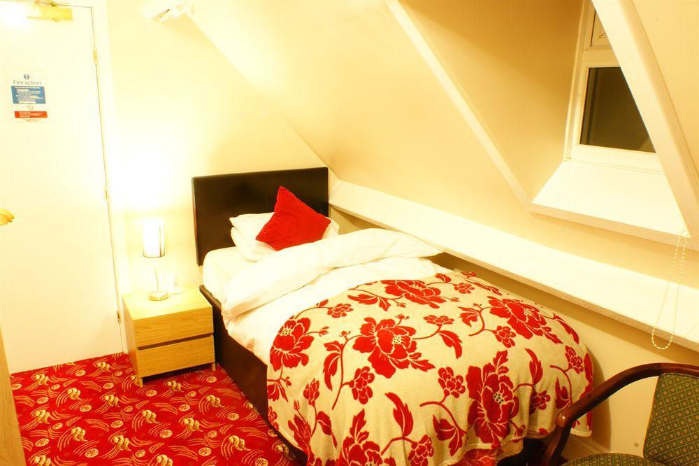 Edgerton Hotel Хъдърсфийлд Екстериор снимка