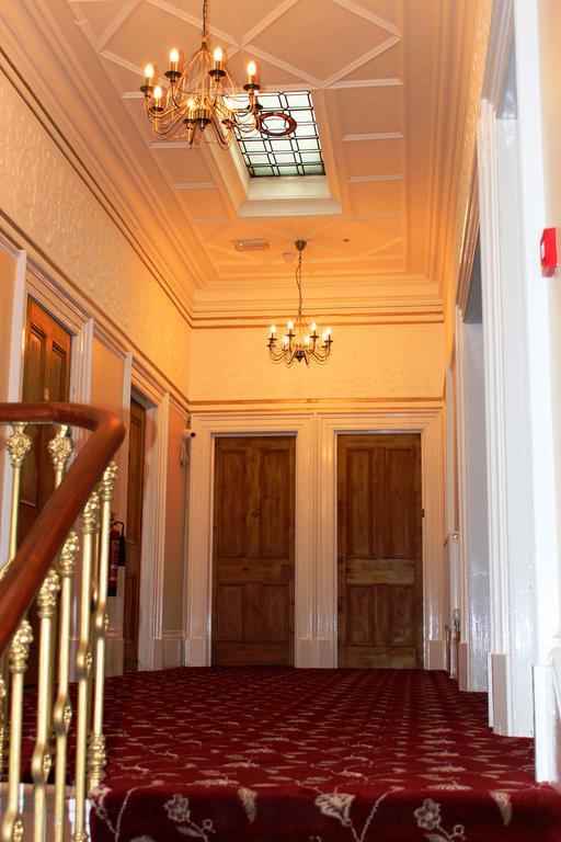 Edgerton Hotel Хъдърсфийлд Екстериор снимка