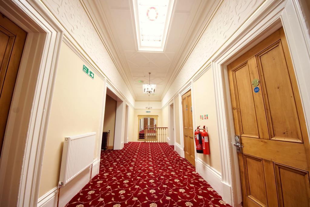 Edgerton Hotel Хъдърсфийлд Екстериор снимка