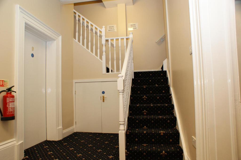 Edgerton Hotel Хъдърсфийлд Екстериор снимка