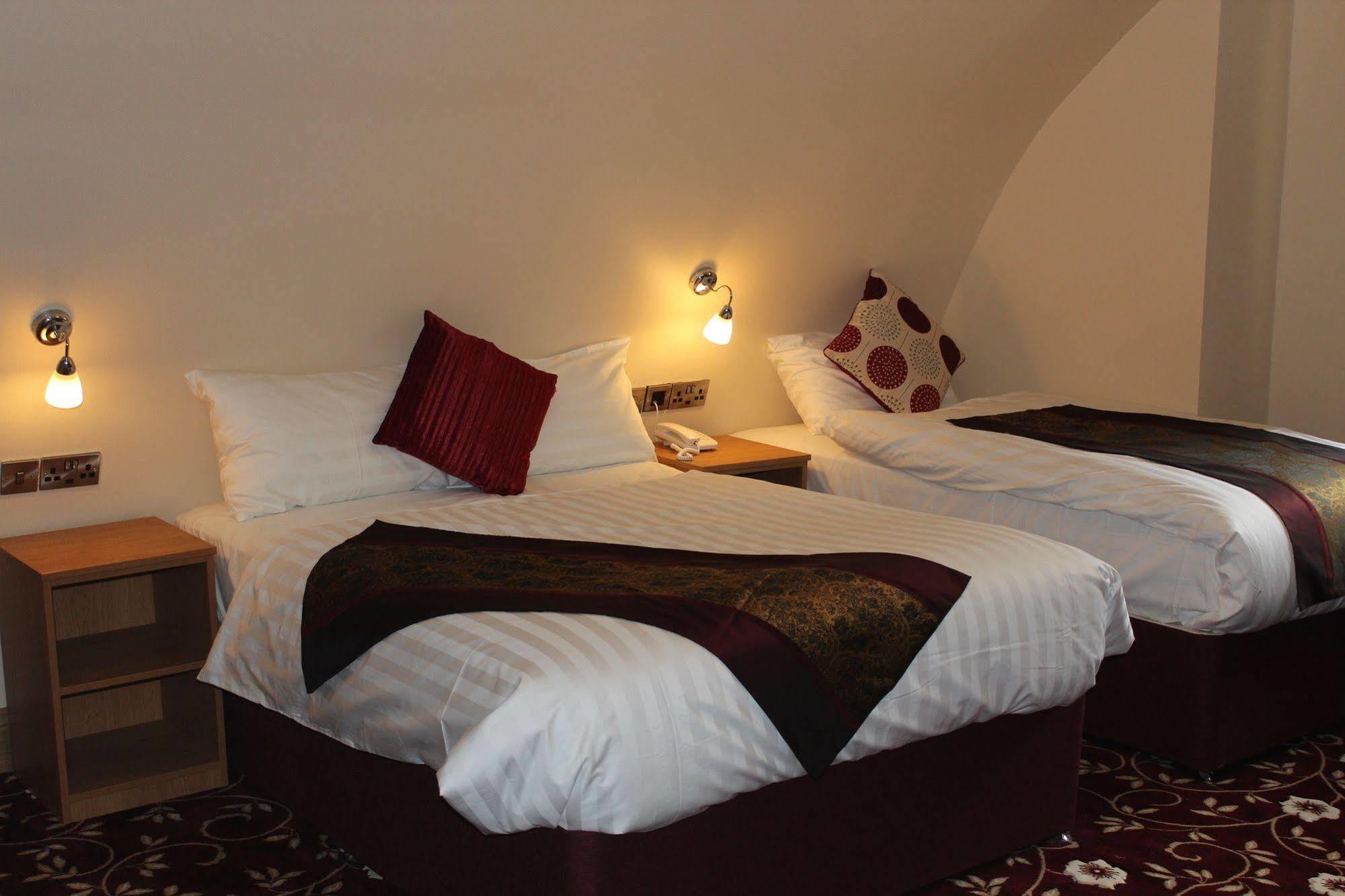 Edgerton Hotel Хъдърсфийлд Екстериор снимка