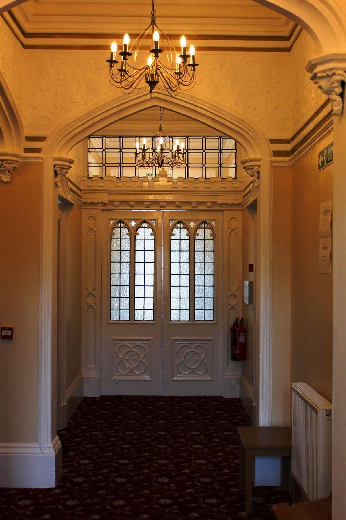 Edgerton Hotel Хъдърсфийлд Екстериор снимка