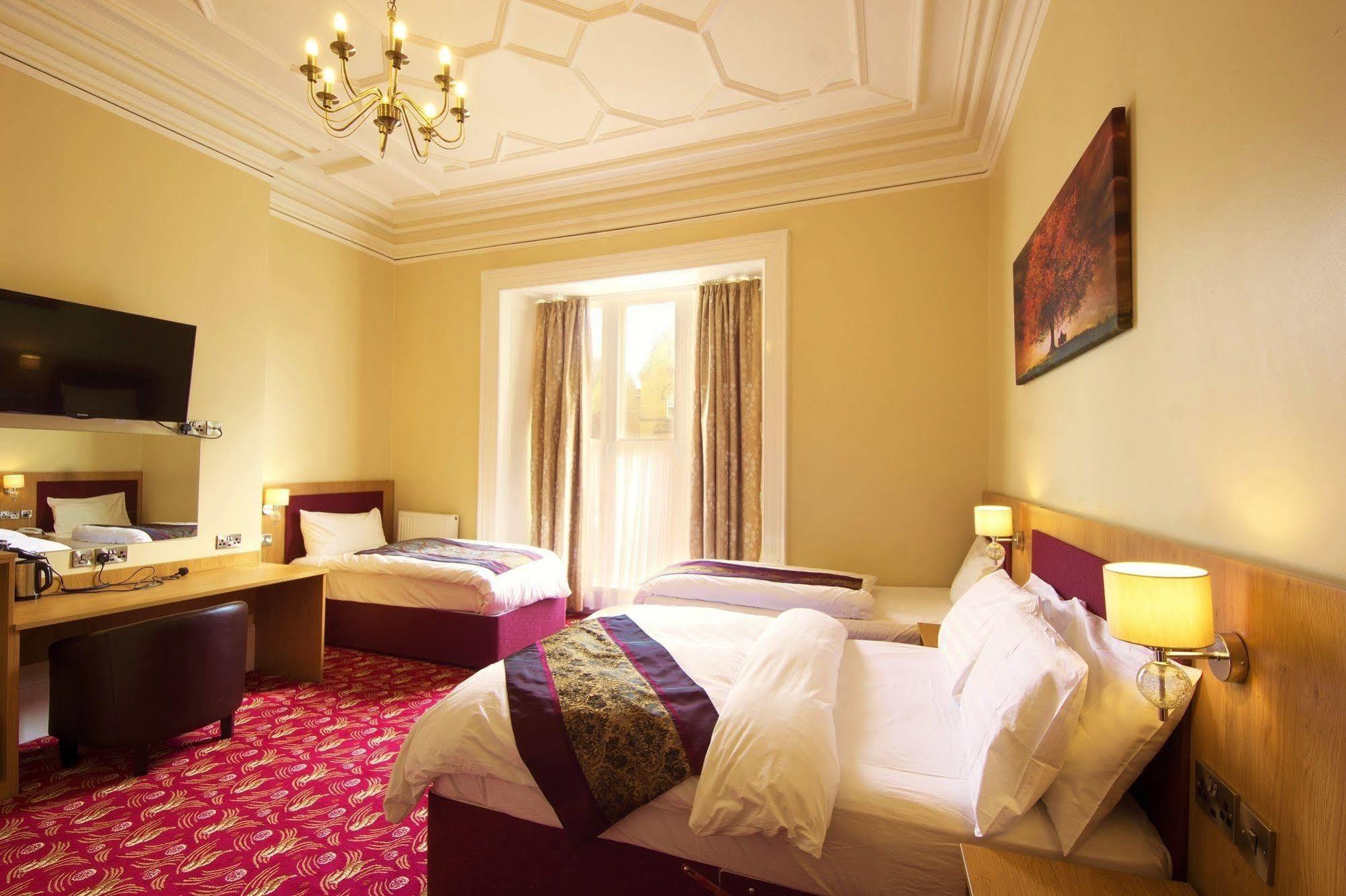 Edgerton Hotel Хъдърсфийлд Екстериор снимка
