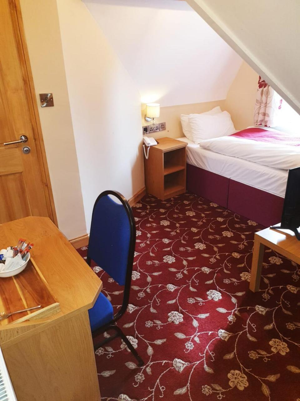 Edgerton Hotel Хъдърсфийлд Екстериор снимка